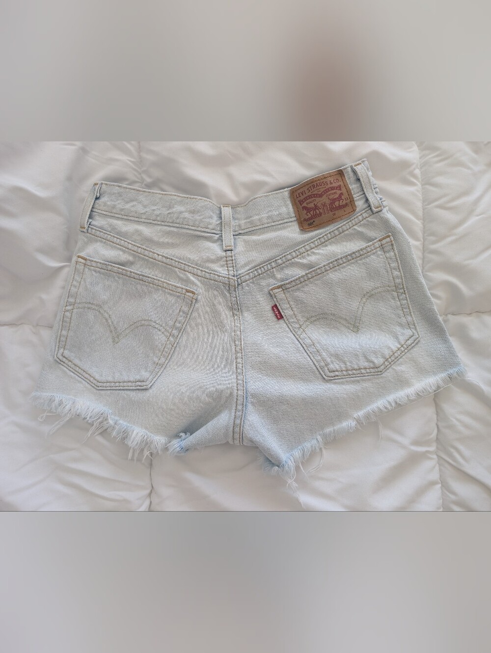 Levi’s Light Wash Denim Shorts | Vintage Style | Button Fly - Picture 4 of 5